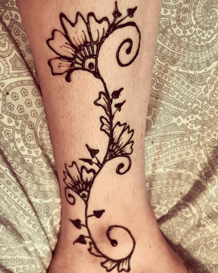 Winsome Ankle Henna Design