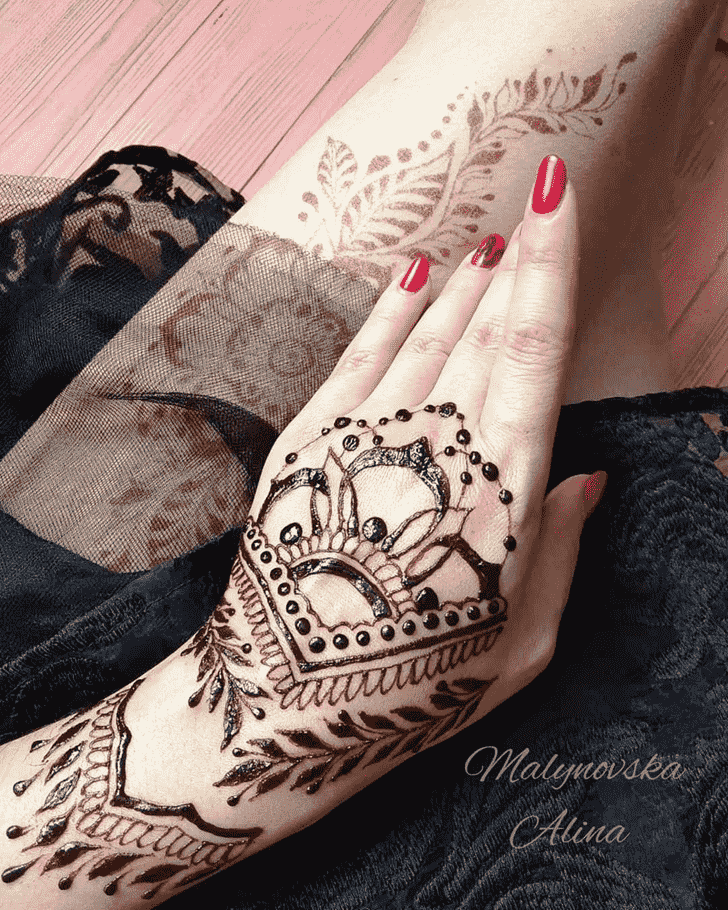 Alluring Arab Henna Design