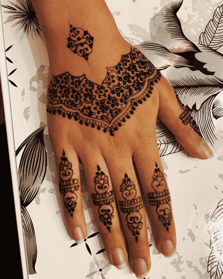 Fair Arab Henna Design