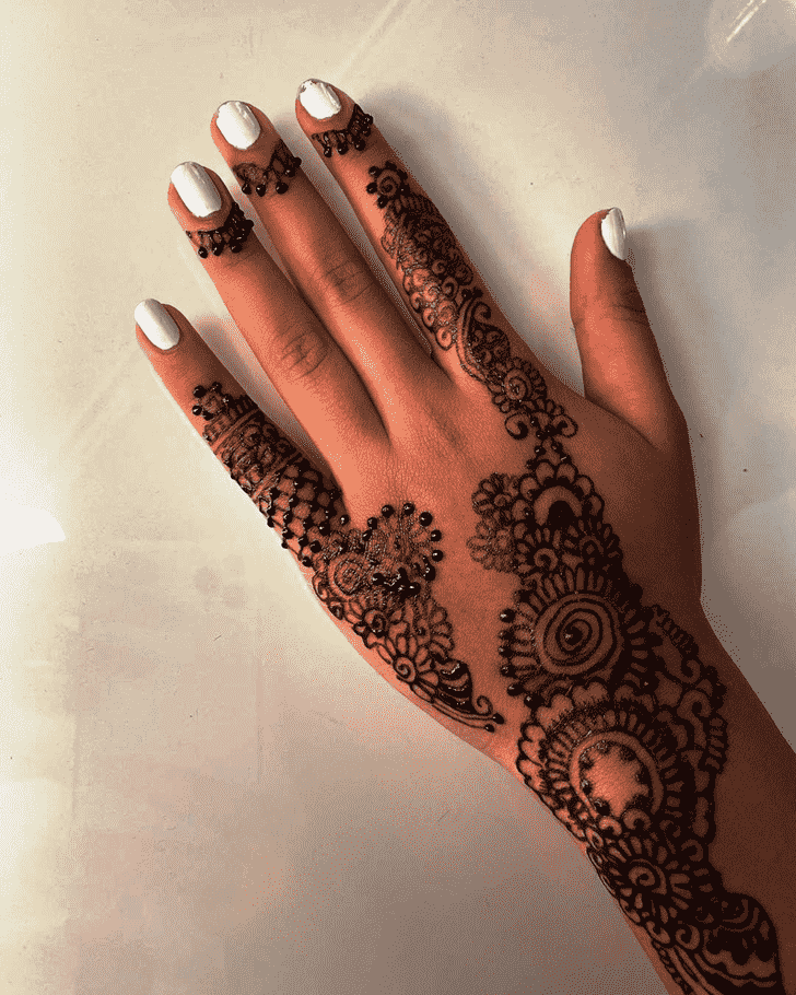 Fine Arab Henna Design
