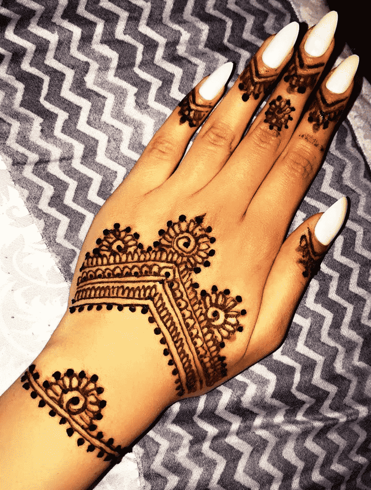 Graceful Arab Henna Design