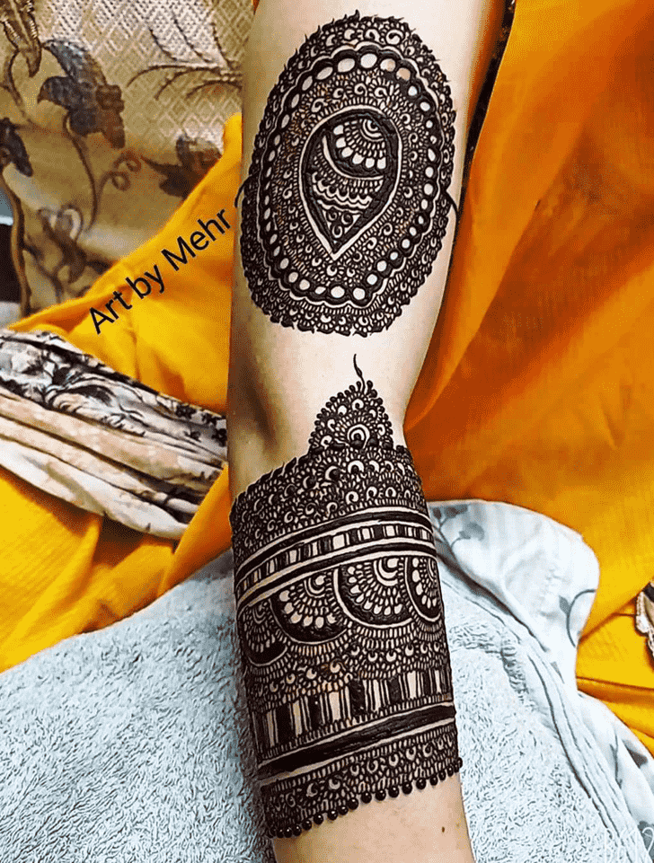 Resplendent Arab Henna Design