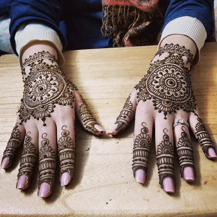 Grand Arabic Henna Design