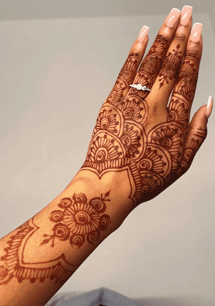 Beauteous Attractive Henna Design