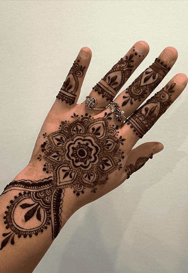 Comely Attractive Henna Design