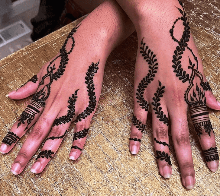Exquisite Attractive Henna Design