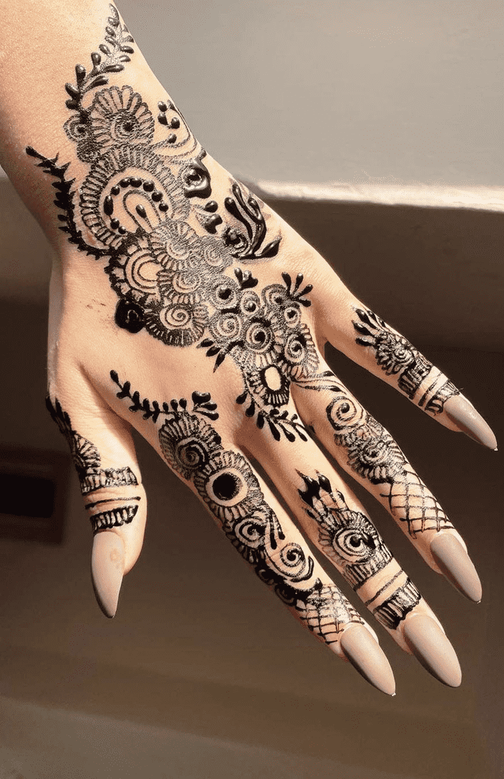 Magnetic Attractive Henna Design
