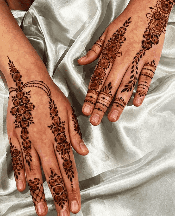 Mesmeric Attractive Henna Design