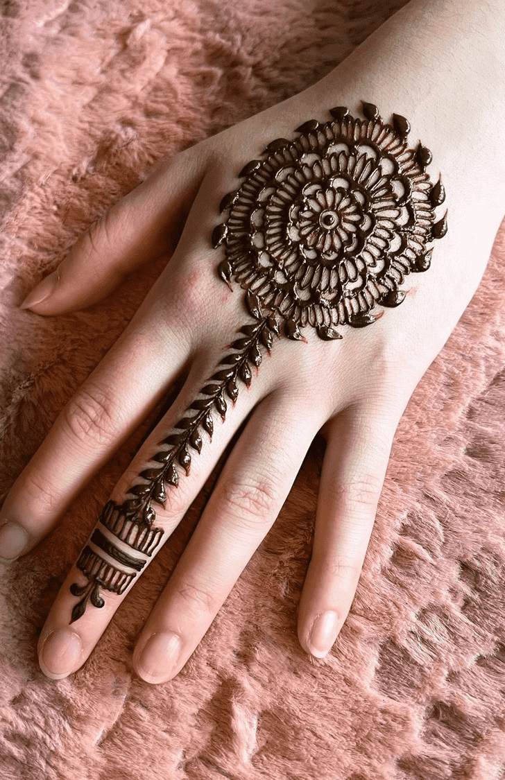 Pleasing Attractive Henna Design