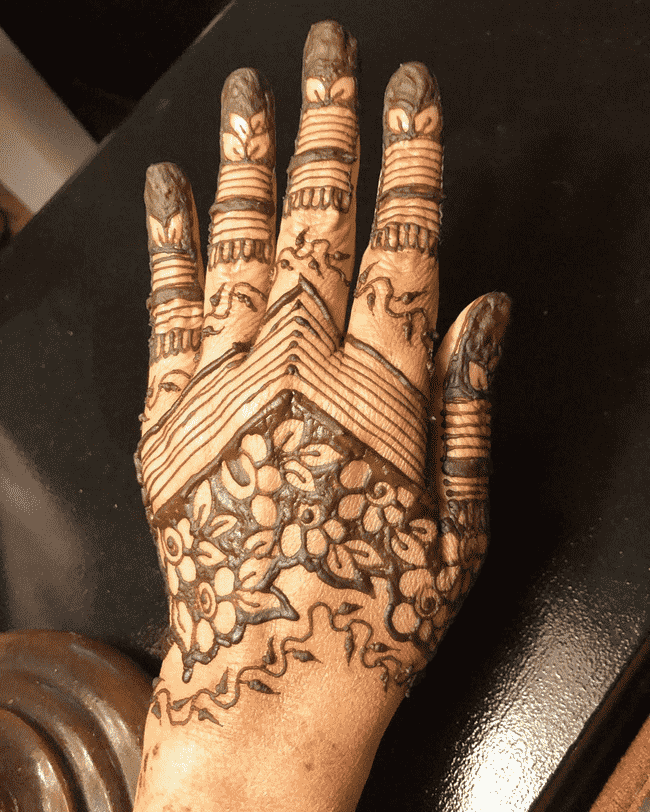 Fetching Aurangabad Henna Design