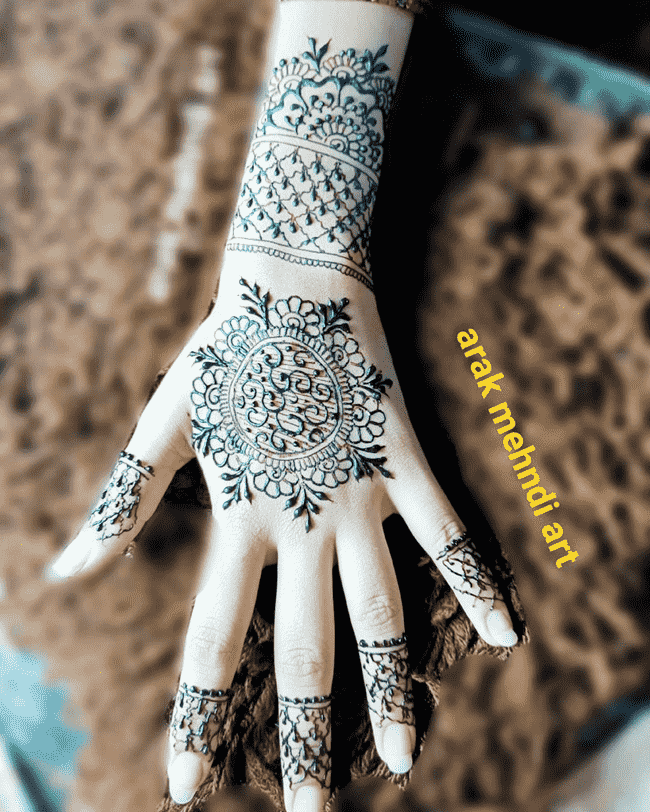 Inviting Aurangabad Henna Design