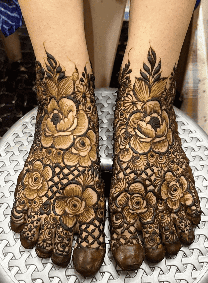 Bewitching Awesome Henna Design