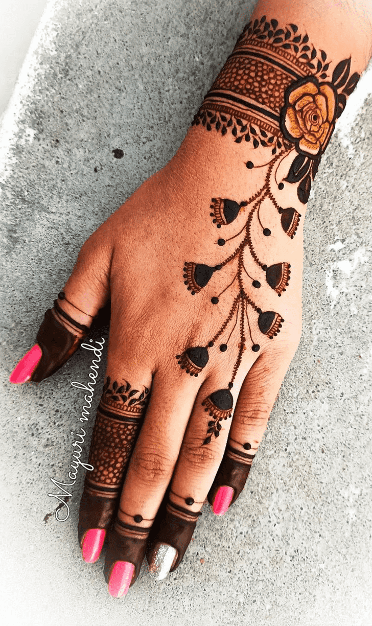 Captivating Awesome Henna Design