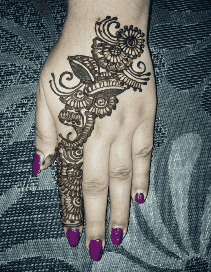 Alluring Back Hand Henna Design