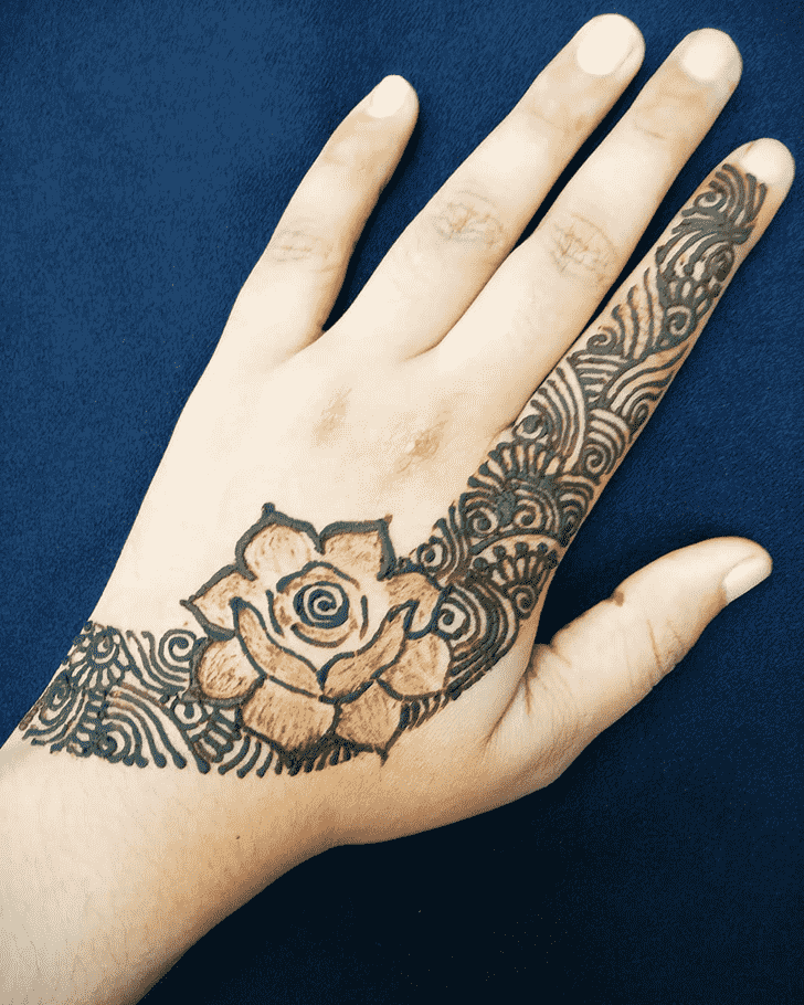 Beauteous Back Hand Henna Design