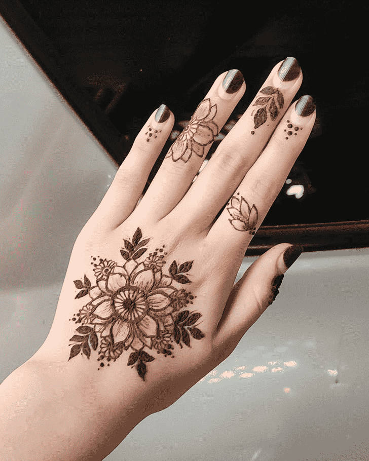 Pretty Back Hand Henna Design