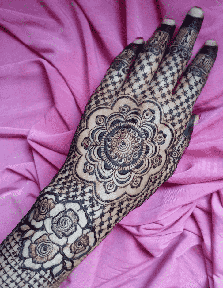 Splendid Back Hand Henna Design