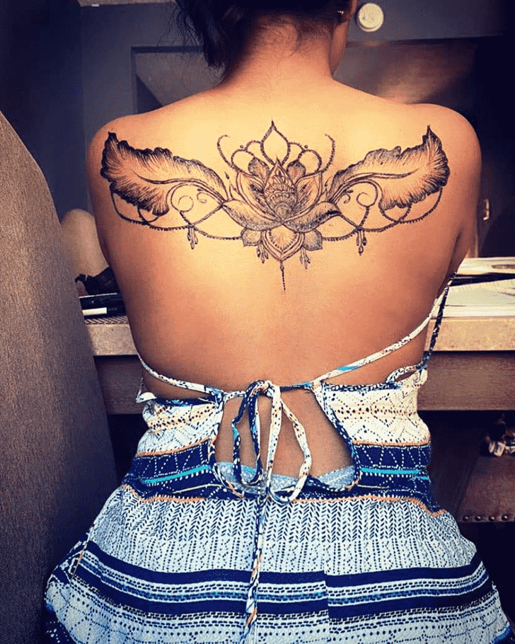 Appealing Back Henna design