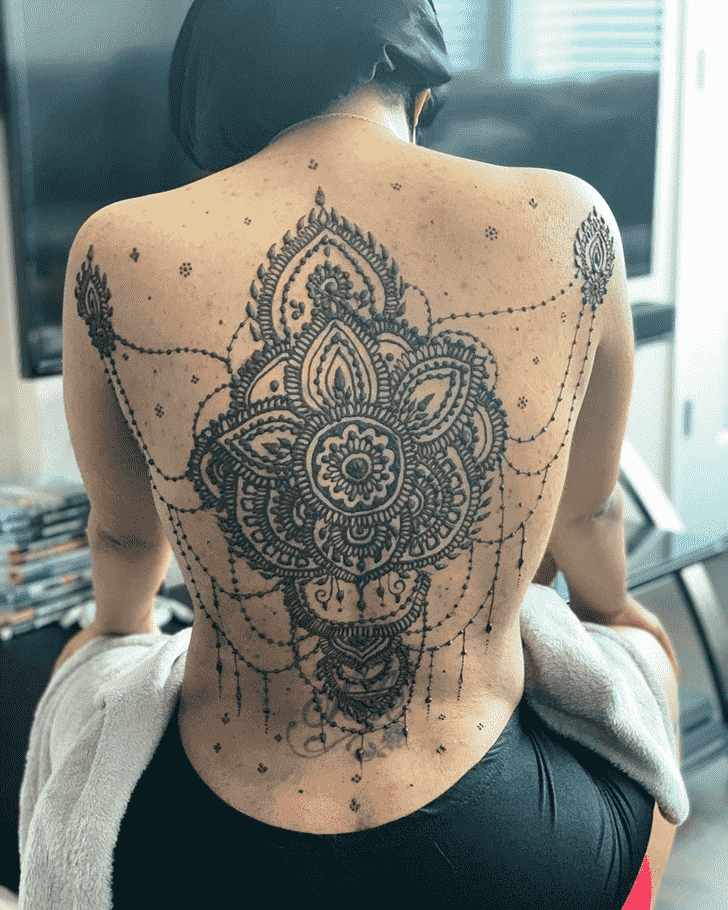 Delicate Back Henna design