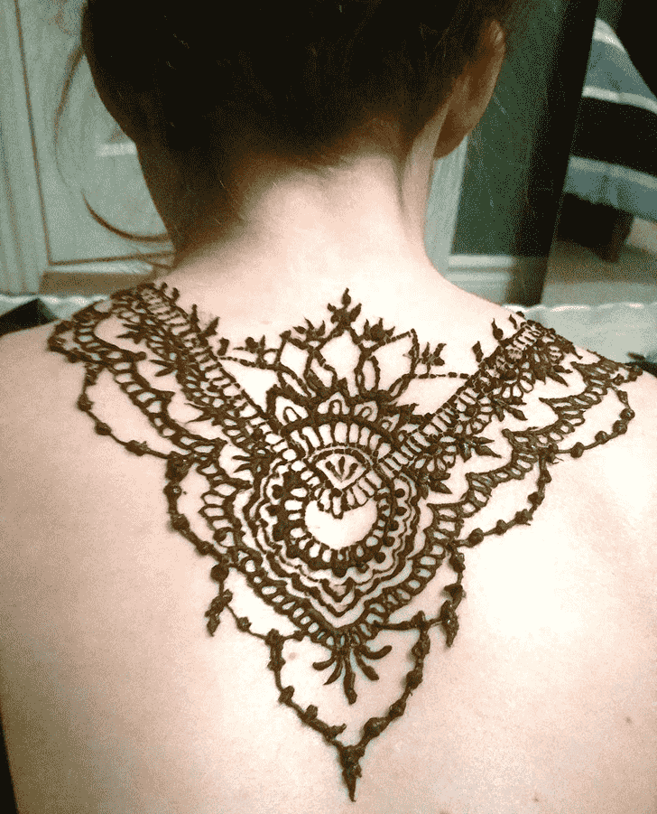 Fascinating Back Henna design