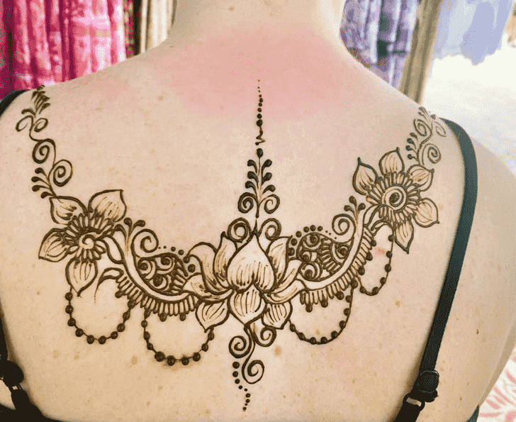 Fine Back Henna design