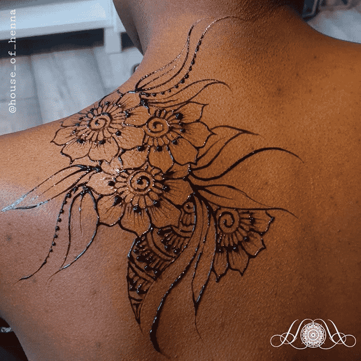 Grand Back Henna design