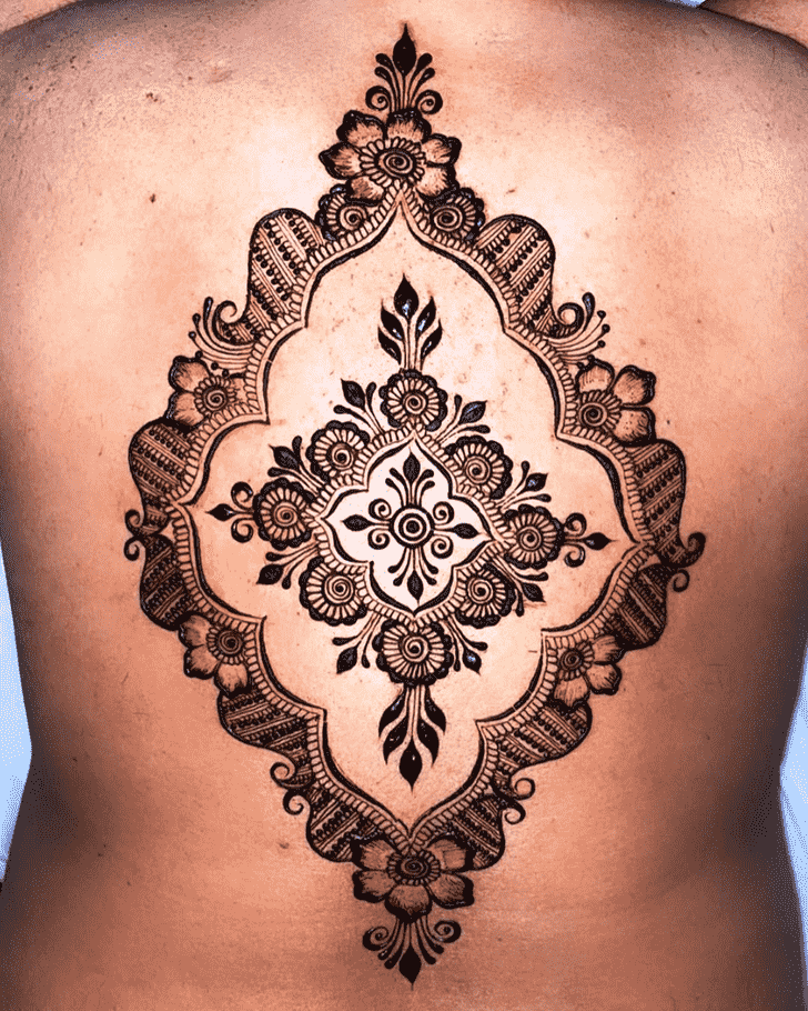 Ravishing Back Henna design