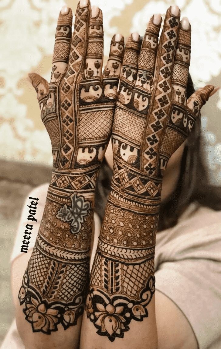 Alluring Back Side Henna Design