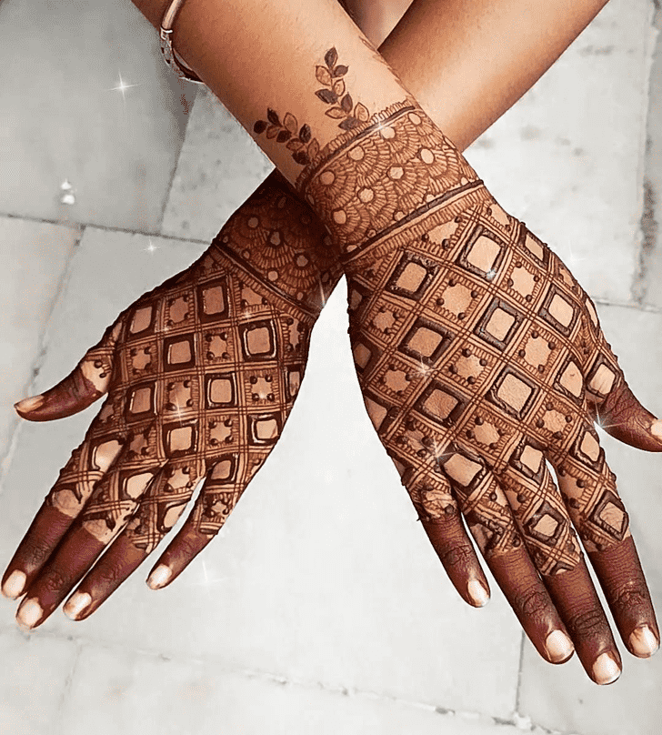 Dazzling Back Side Henna Design