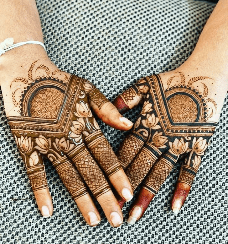 Enticing Back Side Henna Design