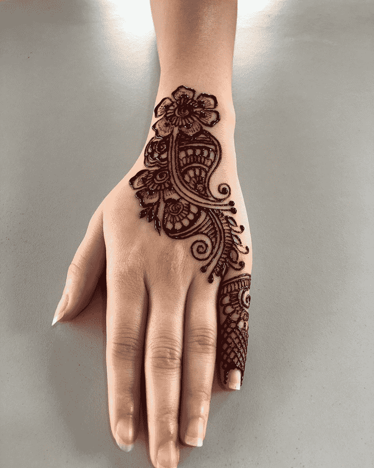 Elegant Badghis Henna Design