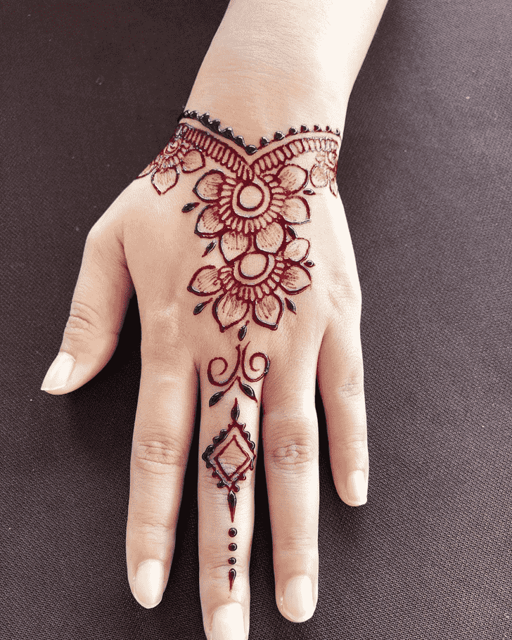 Graceful Badghis Henna Design