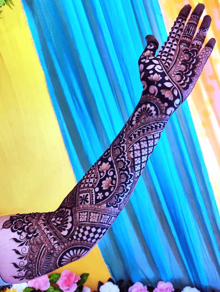 Delicate Baghlan Henna Design
