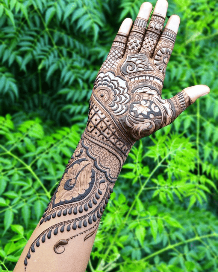 Elegant Baghlan Henna Design
