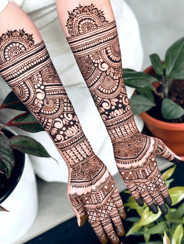 Appealing Bahawalpur Henna Design