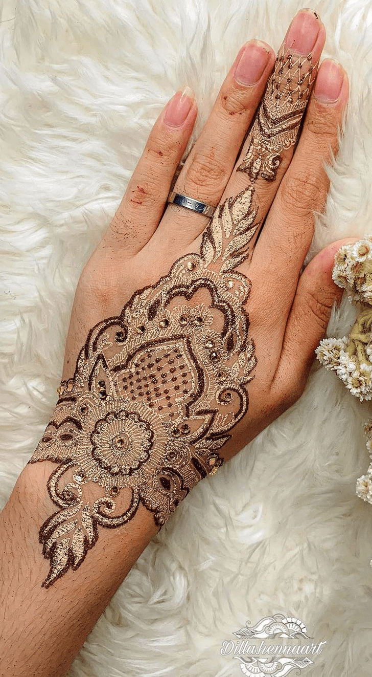 Fascinating Bahawalpur Henna Design