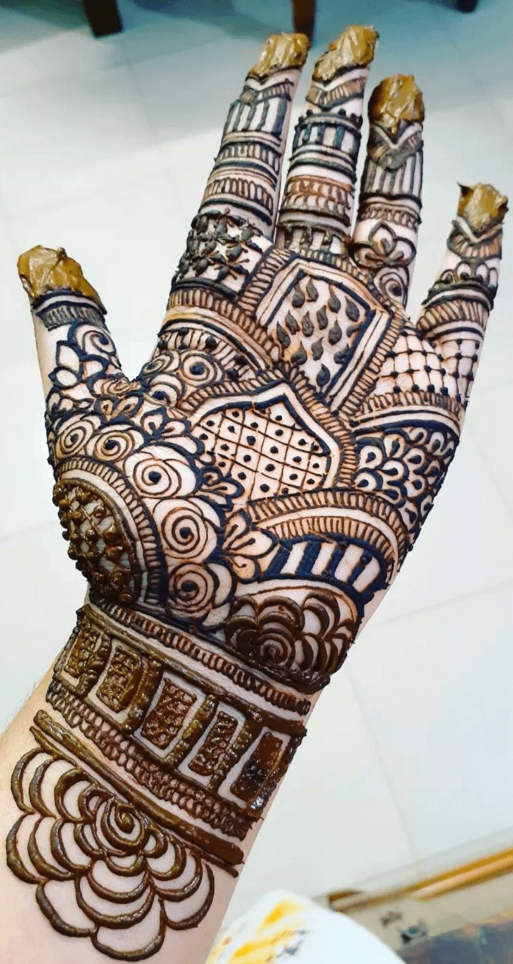 Grand Bahawalpur Henna Design
