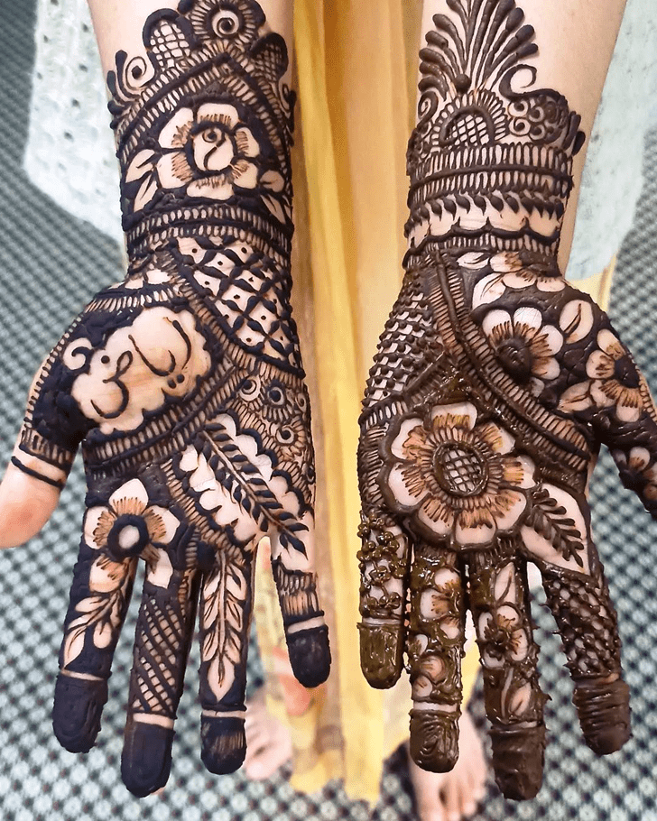 Refined Bahawalpur Henna Design
