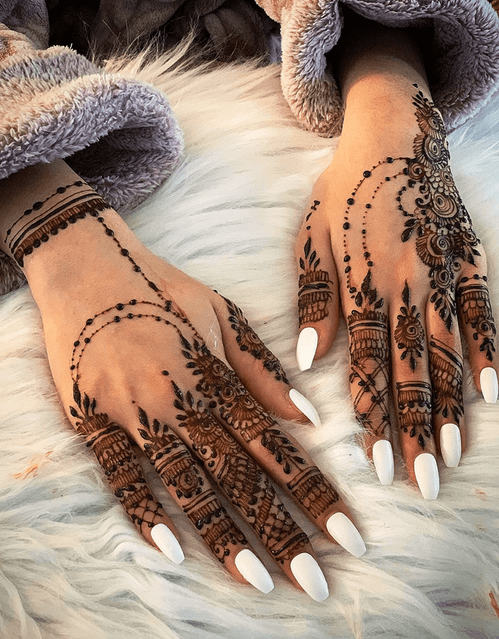 Shapely Bamyan Henna Design