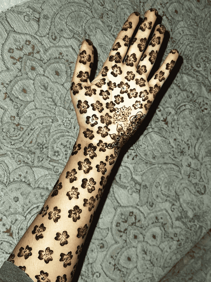 Adorable Banarsi Henna Design