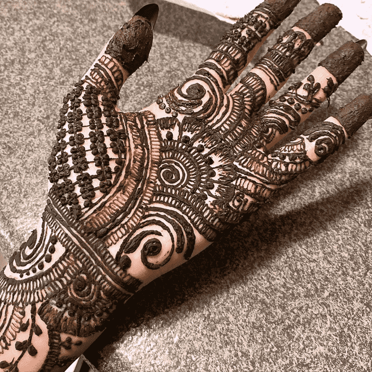 Enticing Banarsi Henna Design