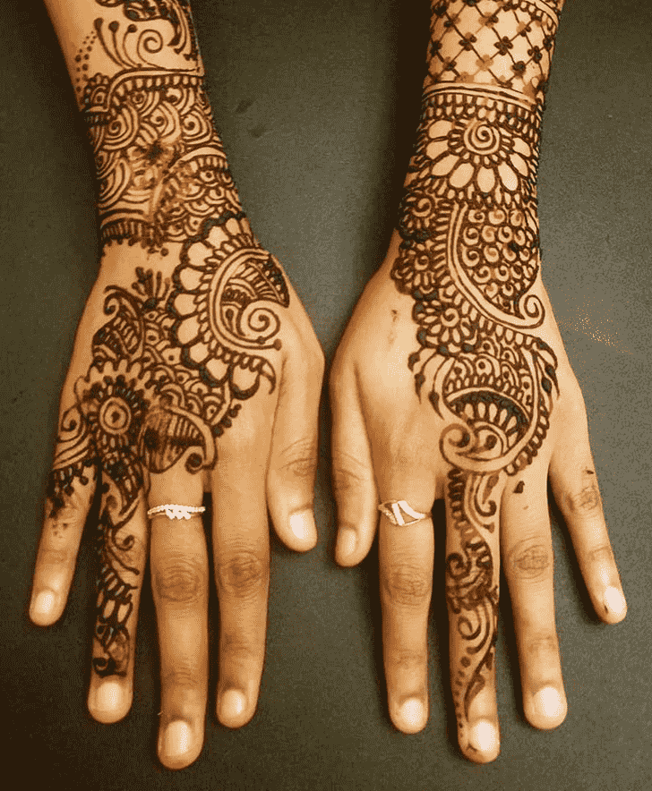 Exquisite Banarsi Henna Design