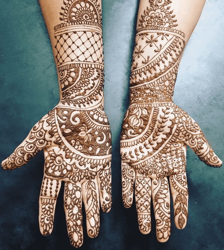 Fetching Banarsi Henna Design