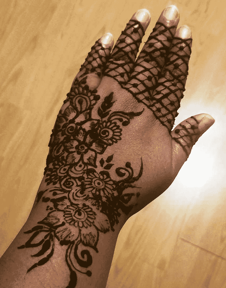 Graceful Banarsi Henna Design