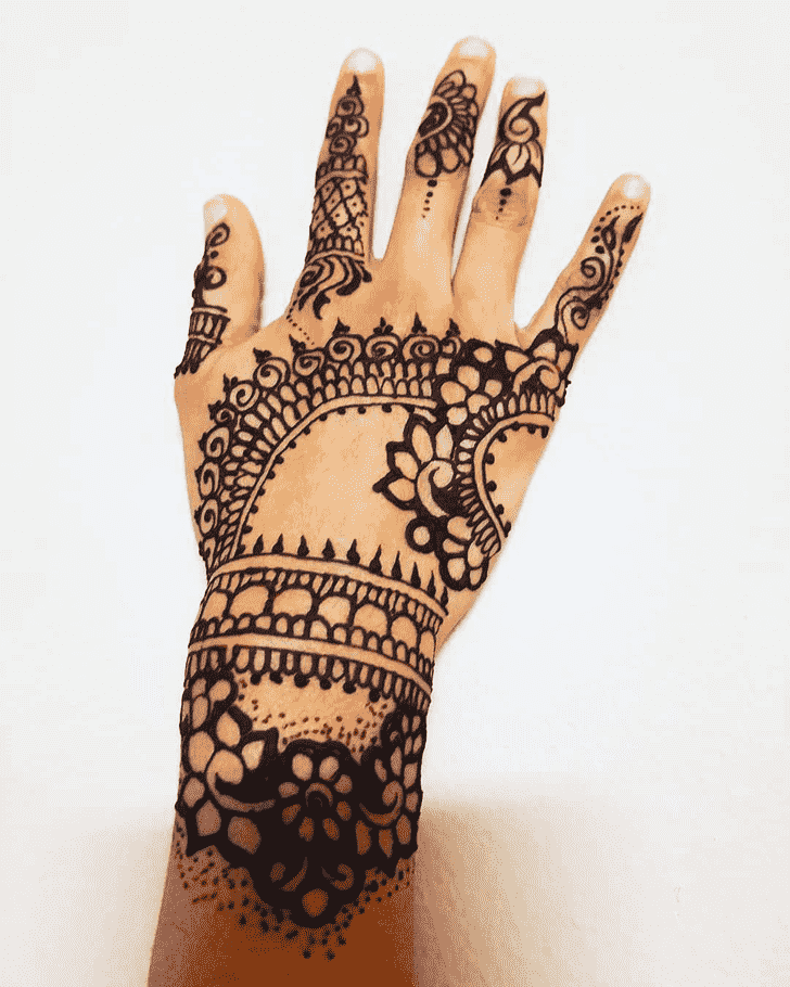 Magnificent Banarsi Henna Design
