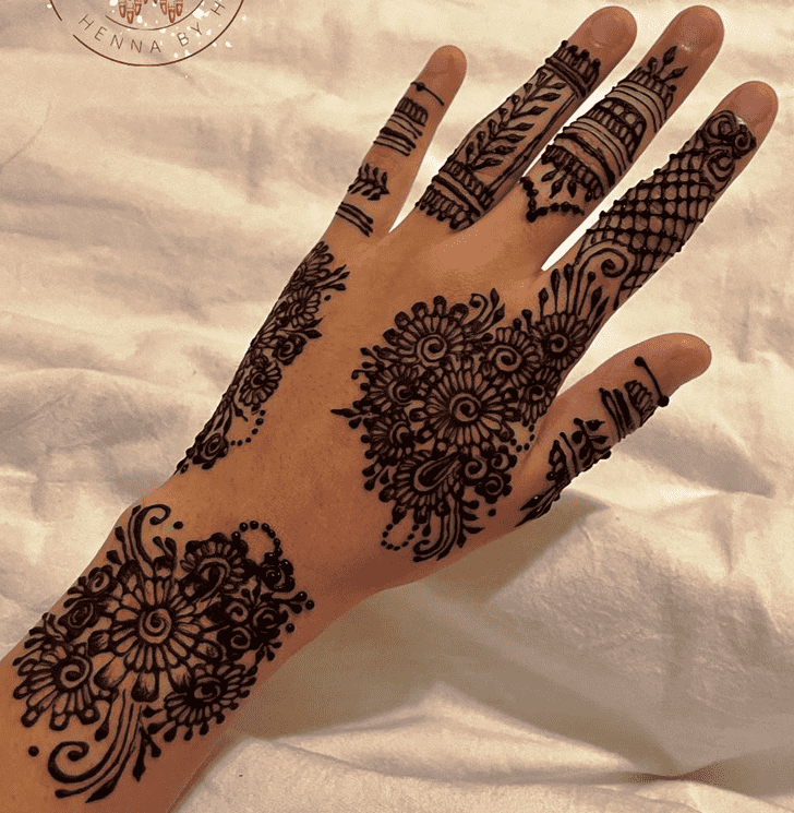Ravishing Beautiful Easy Henna Design