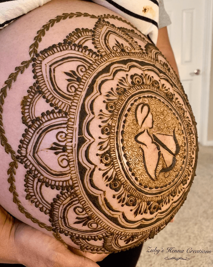 Delightful Belly Button Henna Design
