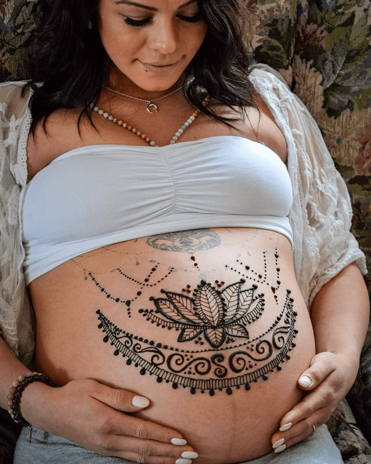 Graceful Belly Button Henna Design