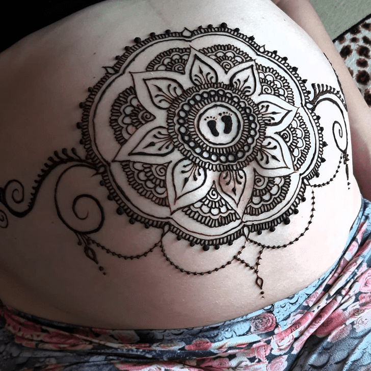 Pleasing Belly Button Henna Design