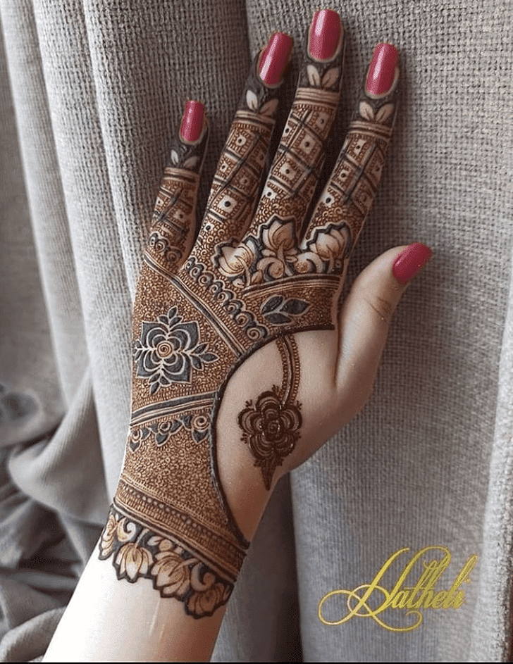 Good Looking Bengali Henna Design